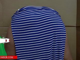Immobilizes to suck pussy and launch masturbation with a vibrator microphone